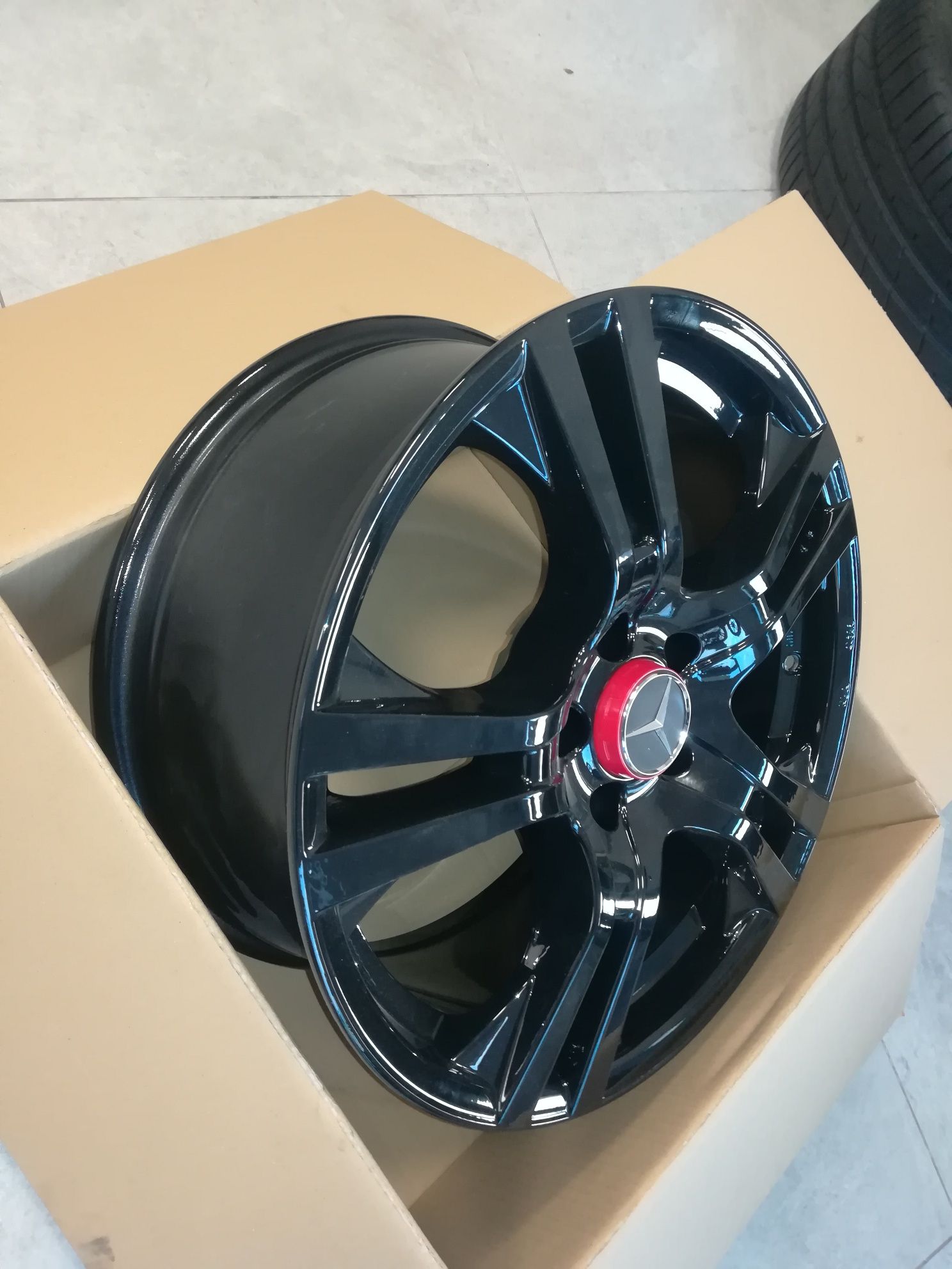 4 Felgi aluminiowe CZARNE 5x112R18 ET47 8J Mercedes JAK NOWE!