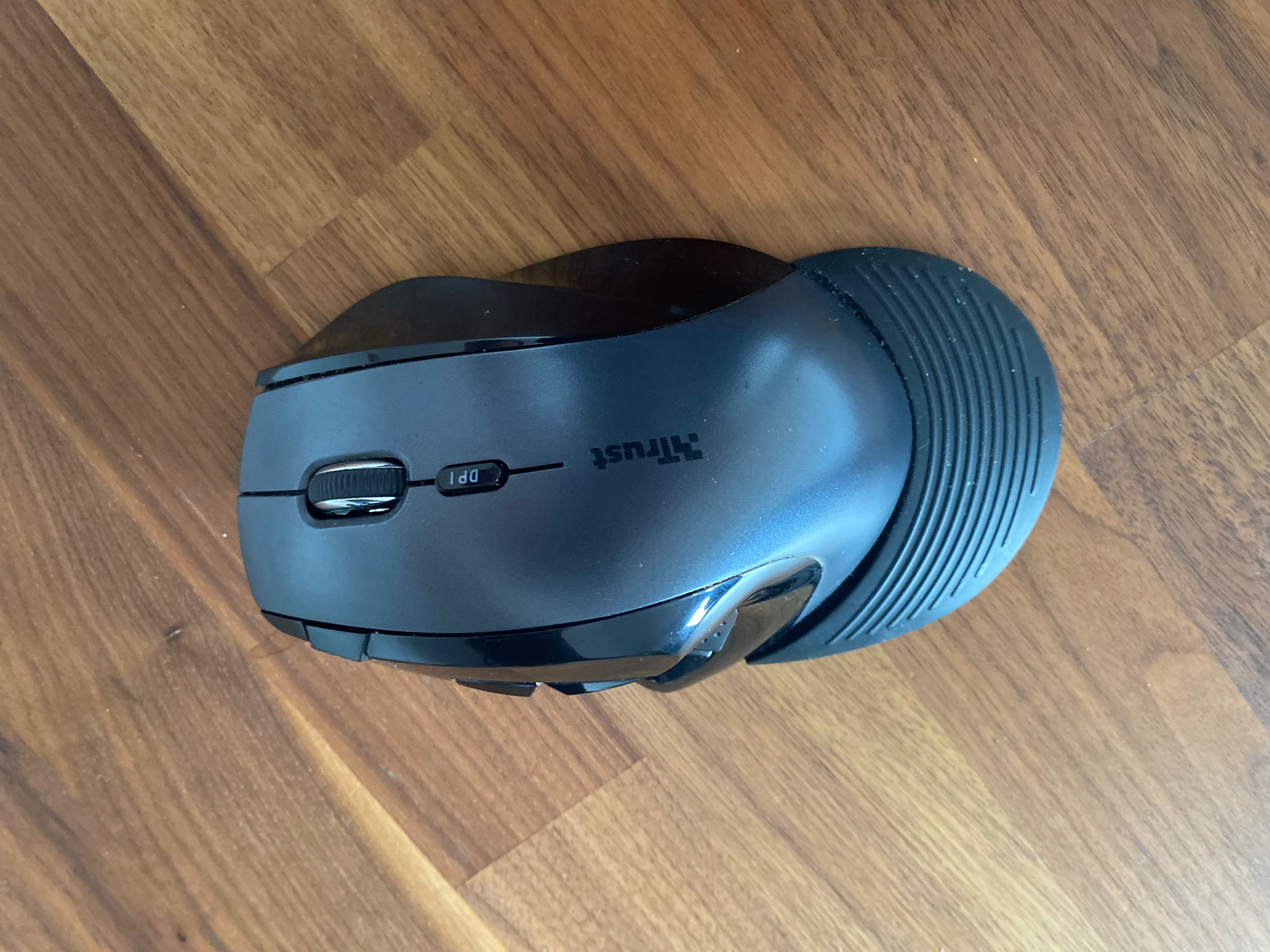 Rato trust ergonomic wireless mouse