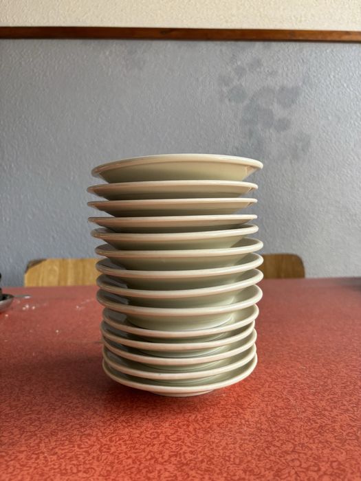 Conjunto de pratos de sobremesa