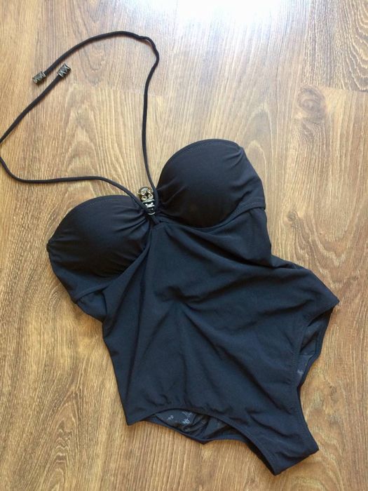 Купальники суцільні