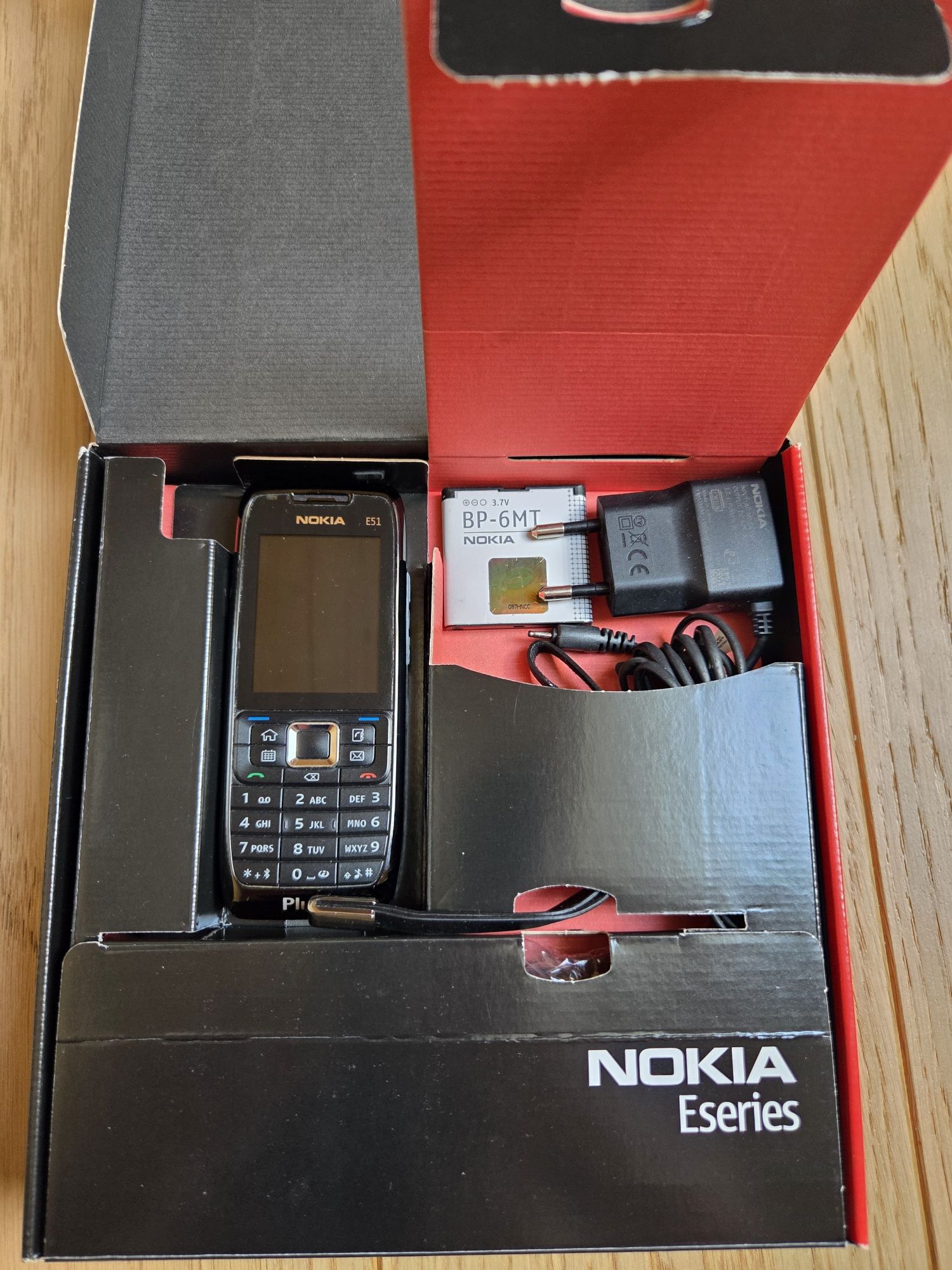 Nokia E51, oryginał, słuchawki, pudełko, instrukcje