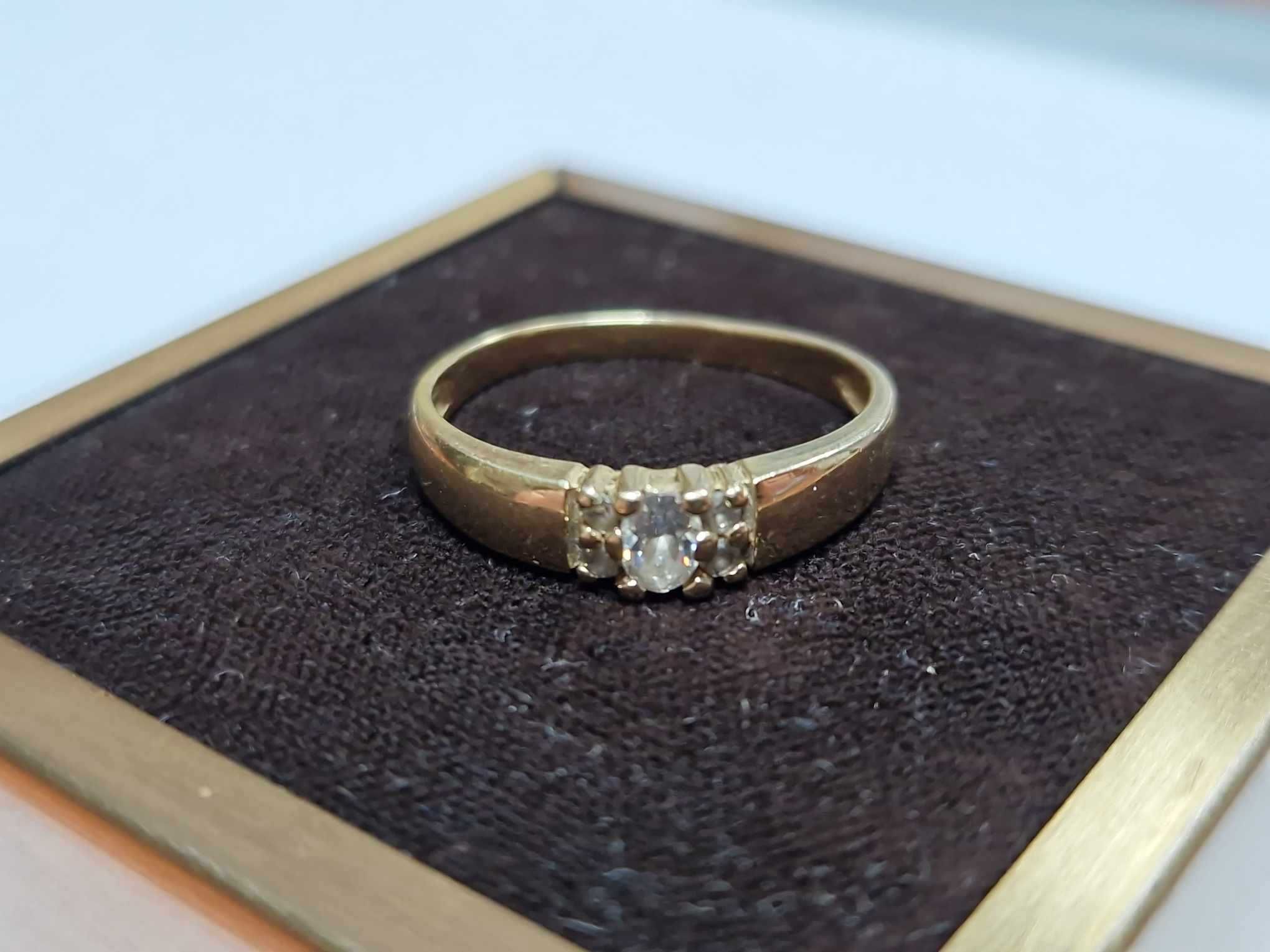 Złoty pierścionek próba 585 waga 2,25g rozmiar 17 Kraków W
