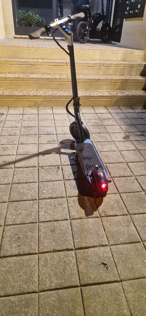 Trotinete Impecável