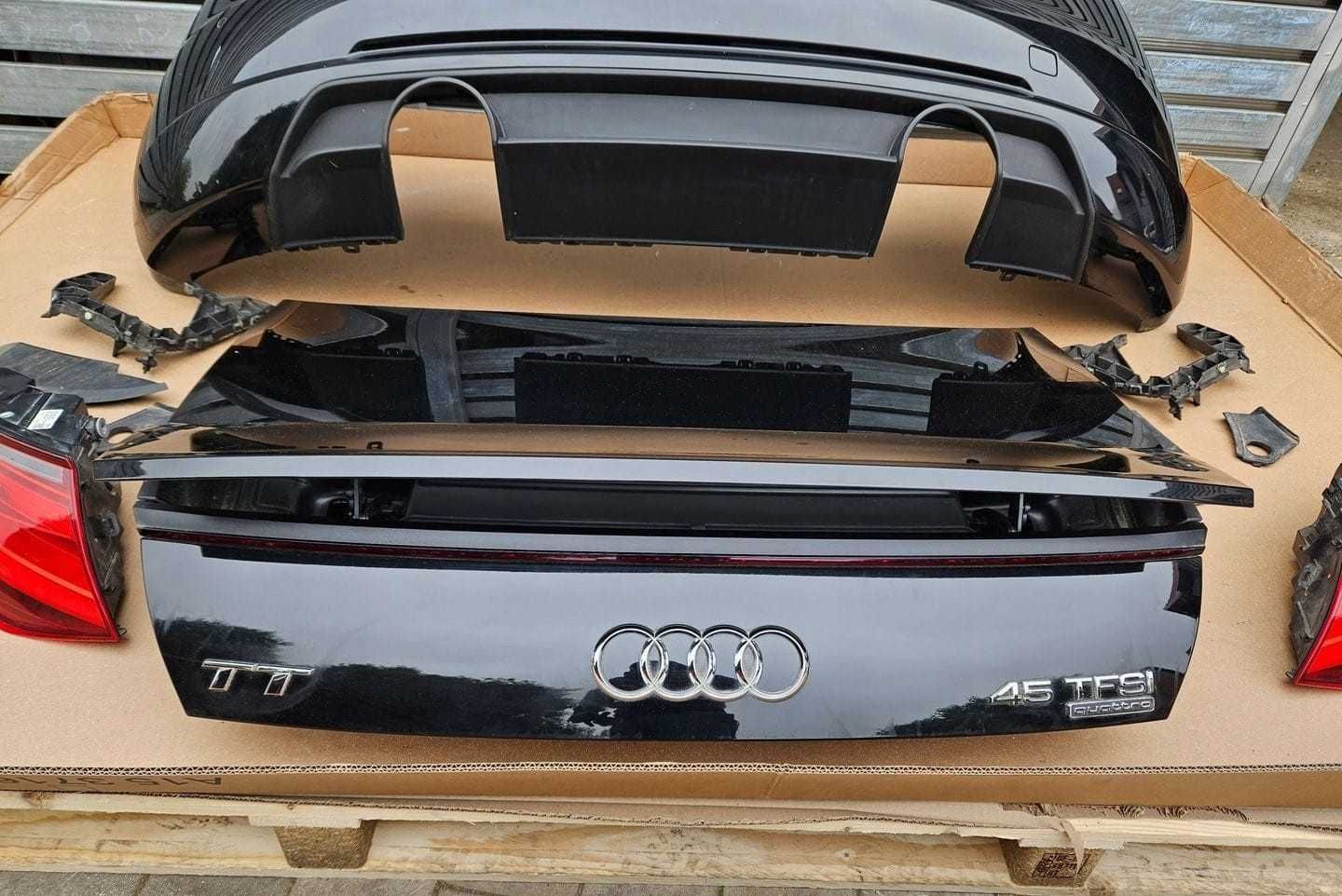 Audi tt 8S cabrio traseira completa