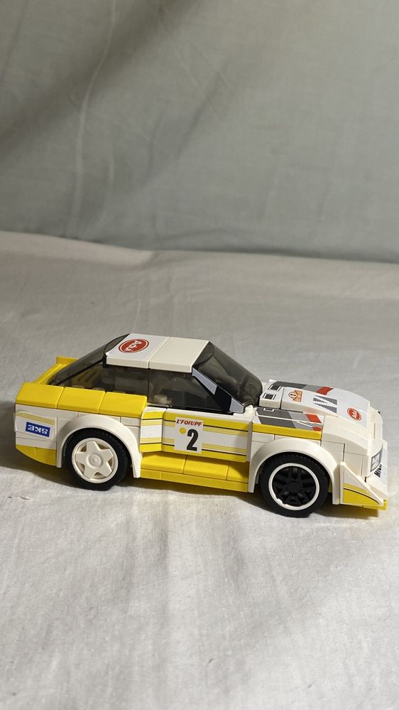 Машинка з лего