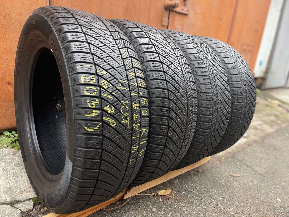 Шини 215/60 r16 бу Continental зимові
