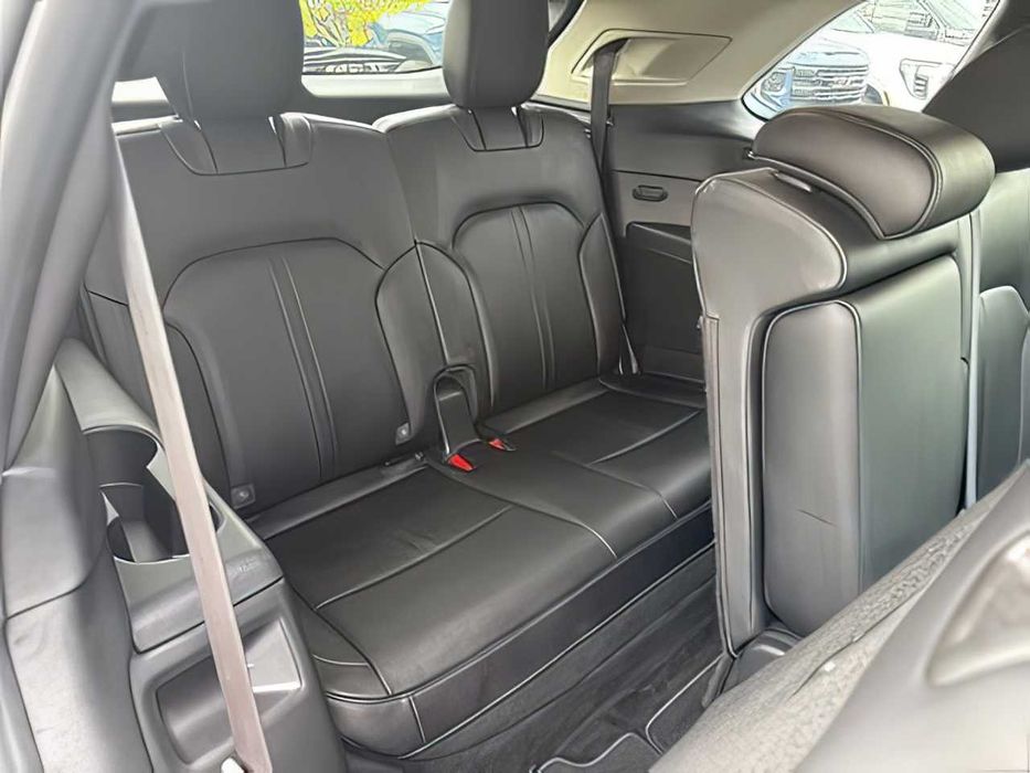 Mazda CX-90      2024