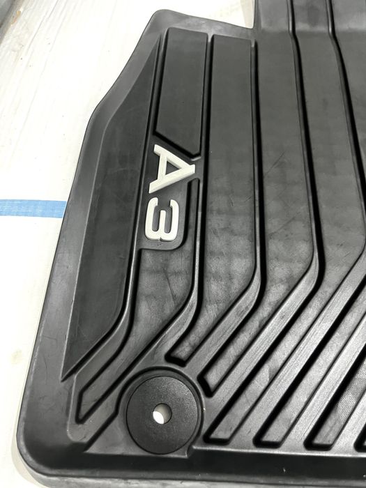 Oryginalny Komplet Dywaników Gumowych Audi A3 S3 8V5 8V VW Golf 7 VIII