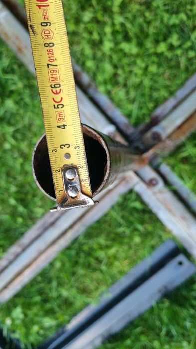 Stojak na parasol pod płyty, uchwyt pod parasol