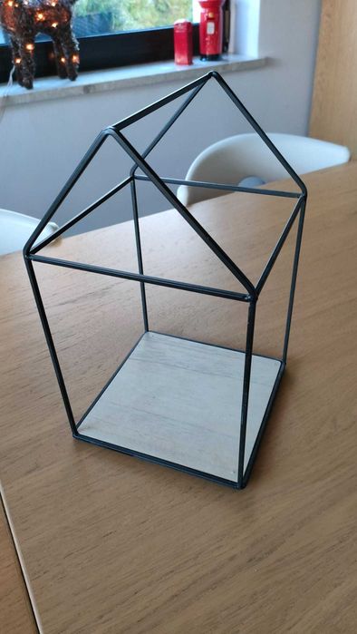 Dekoracja/Półka ścienna metalowa w kształcie domku