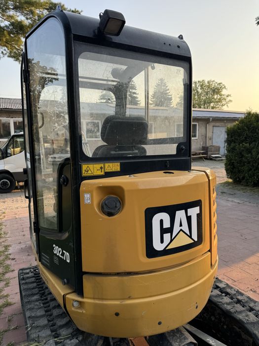 Minikoparka koparka wiertnica kucie skuwanie betonu posadzki