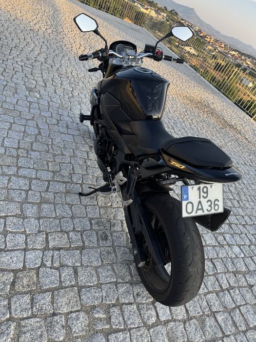 Suzuki GSR 750 de 2013