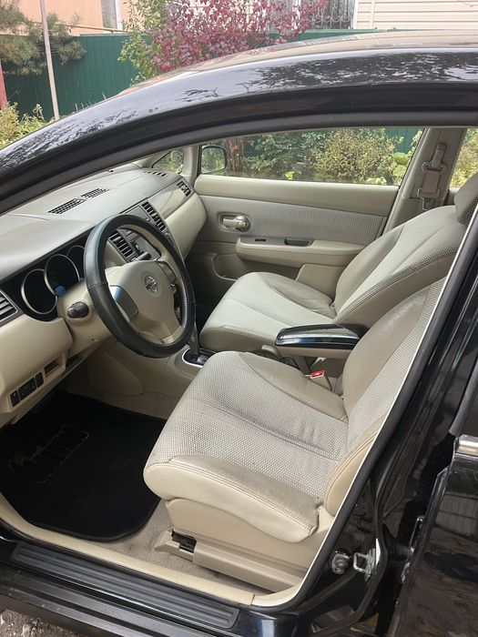 Nisan Tiida автомат 1.6