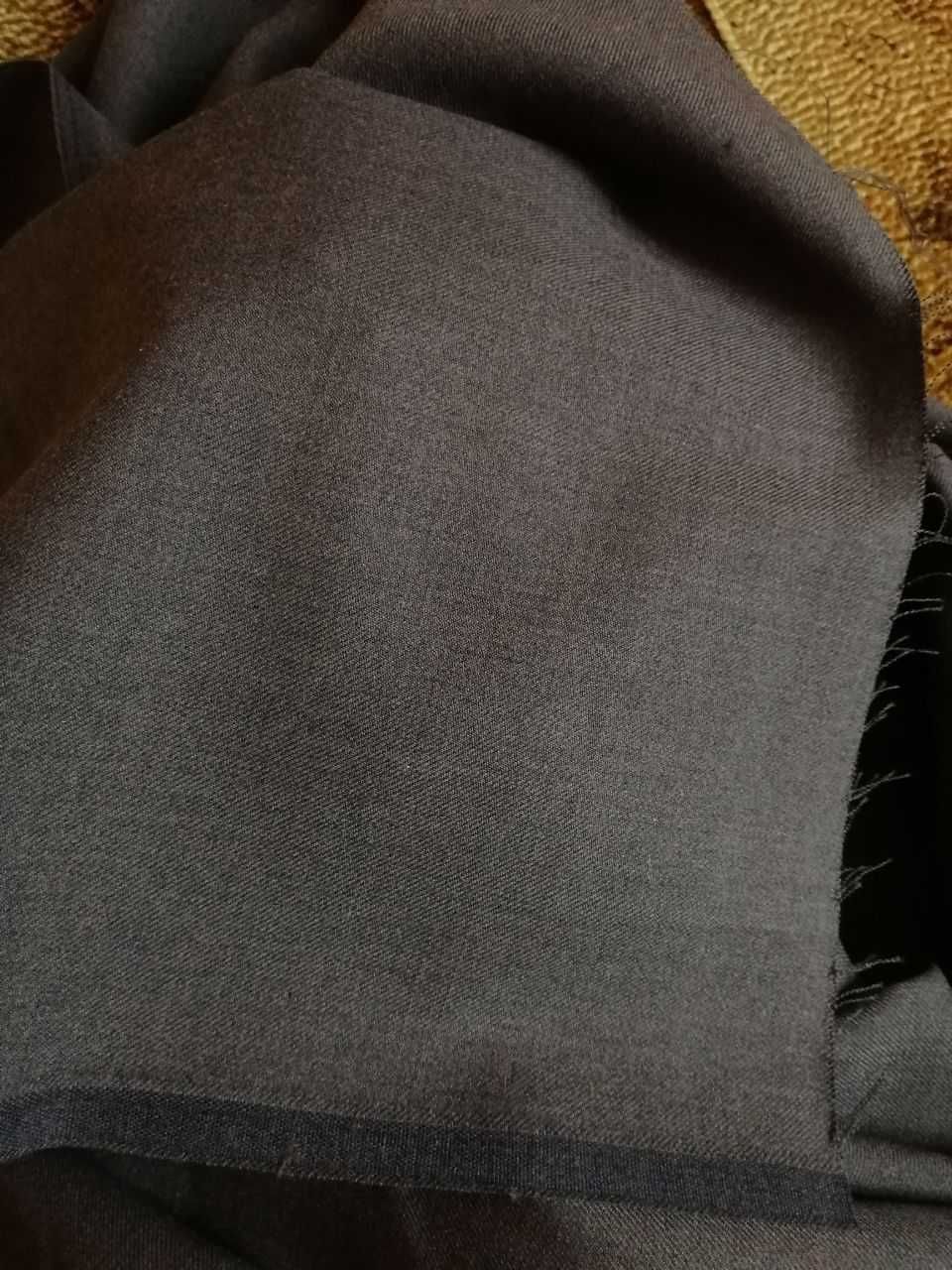 Ткань костюмная брючная серого цвета полушерсть
