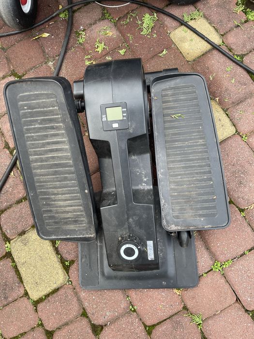 Еліптичний тренажер / степпер