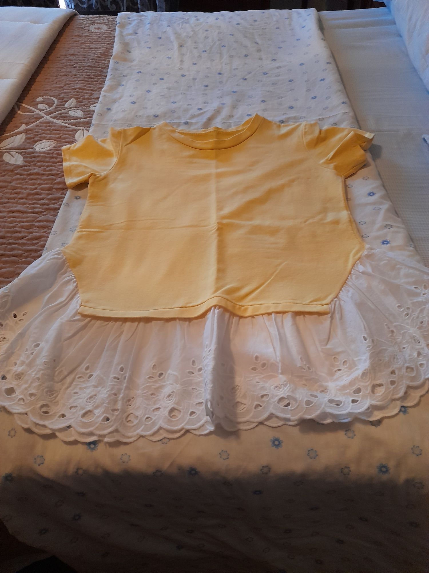 Blusas,amarelo, azul e rosa