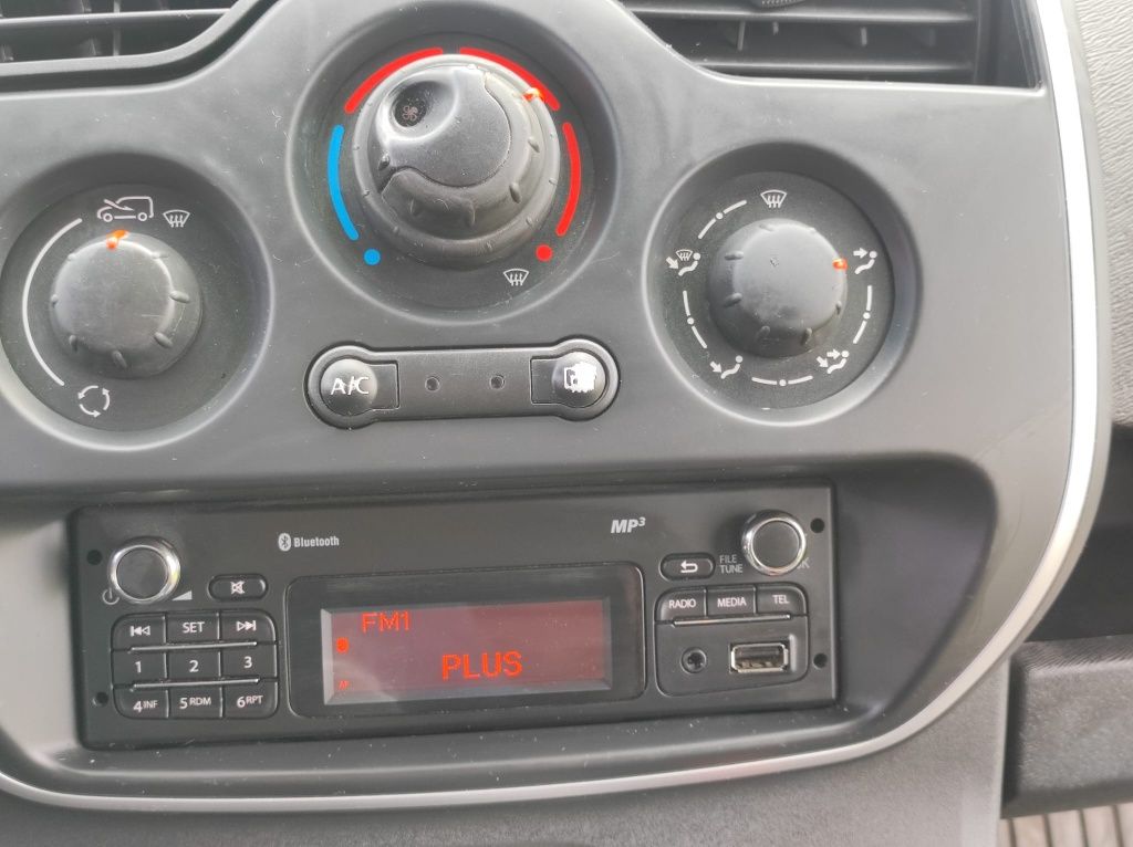 Renault kangoo 1,5 DCI 6 drzwi 180 tyś km 2018 roku klima