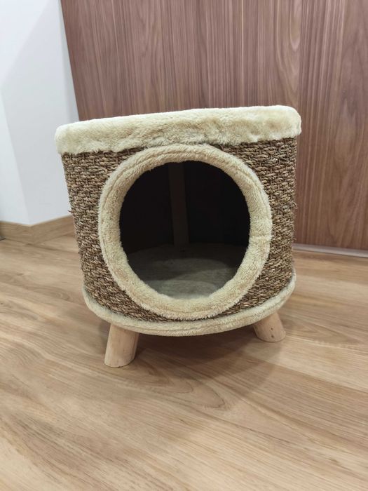 Casa arranhador para gatos. Como novo.