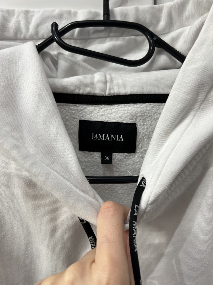 Bluza La Mania biała M LaMania biała bluza z kapturem