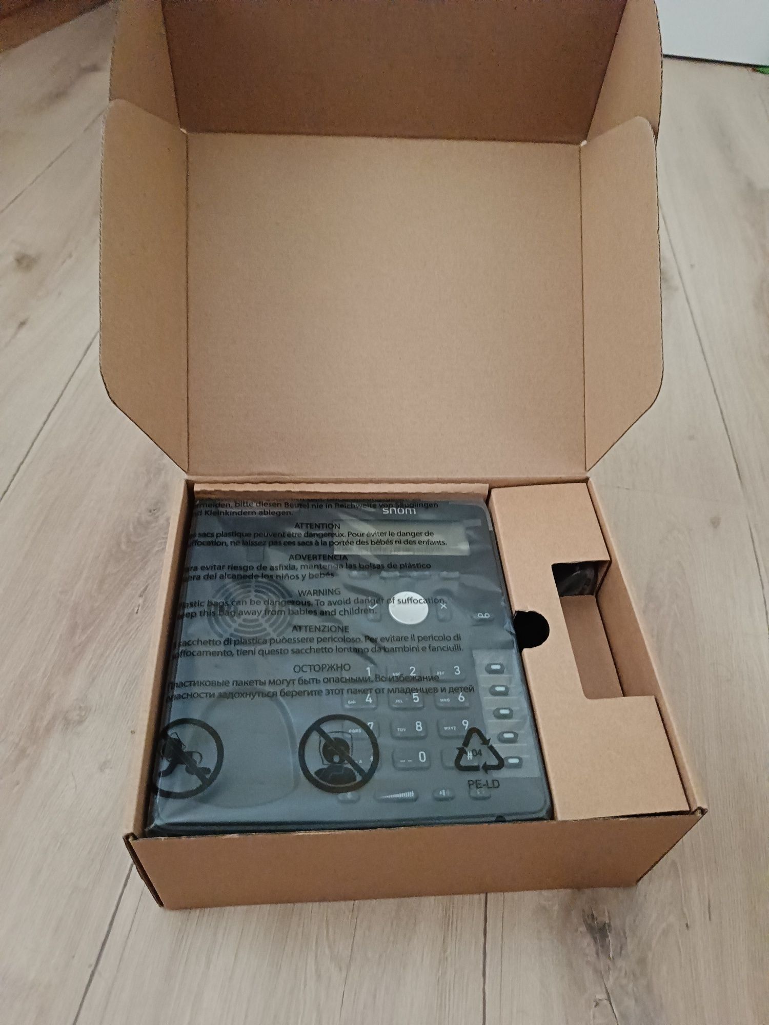 Telefon VOIP SIP Snom D710