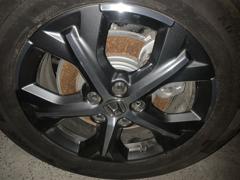 Продам 2 диска с резиной Хонда h-rv 24 год 114,3  r17