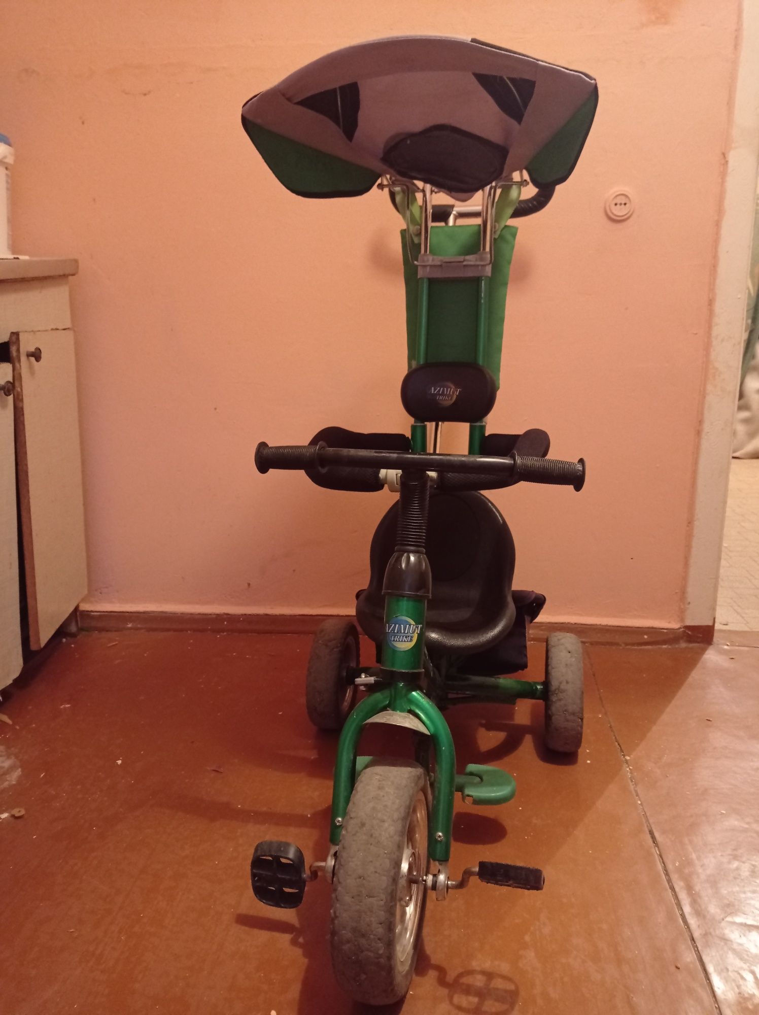Продам детский трехколесний велосипед