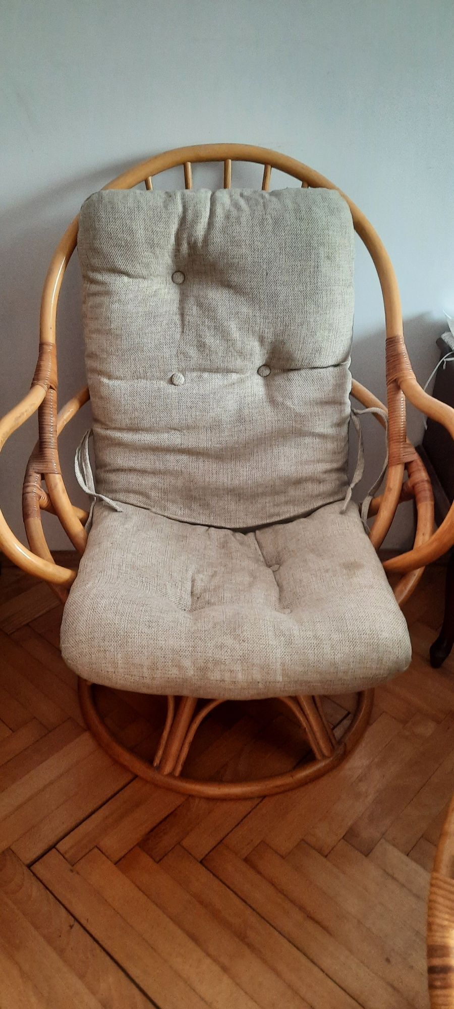 Meble z rattanu komplet