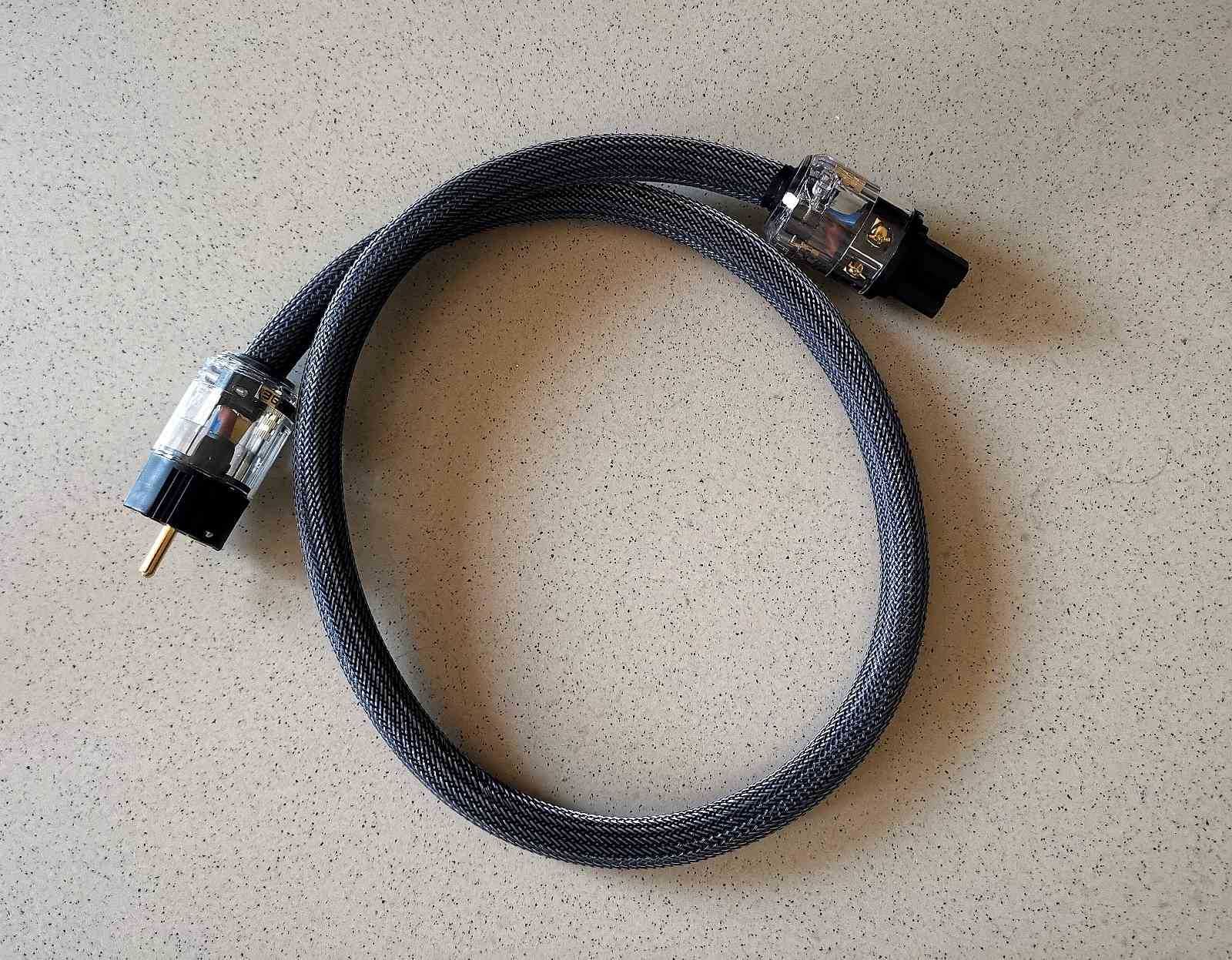 Hi End силовой сетевой кабель