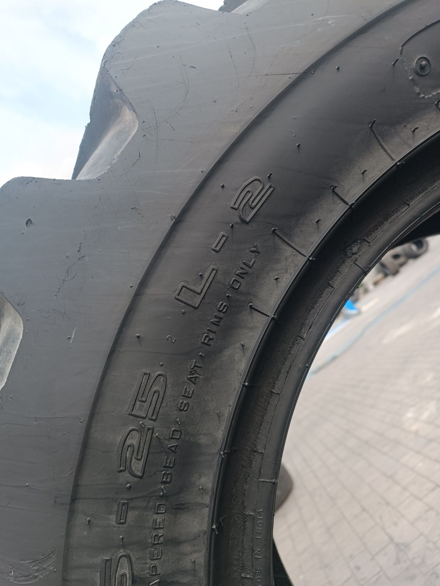 15.5-25 Sitemaster JCB MPT 15.5R25