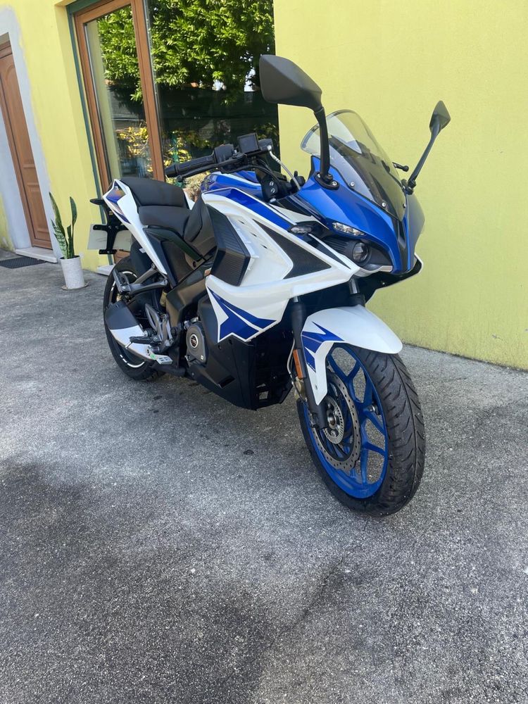 Bajaj Pulsar RS200 NOVA