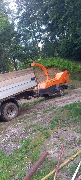 Usługi rębakiem do gałęzi, wycinka drzew, karczowanie działek