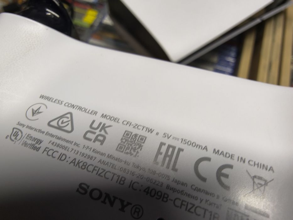 Konsola PS5 slim z napędem. Komplet