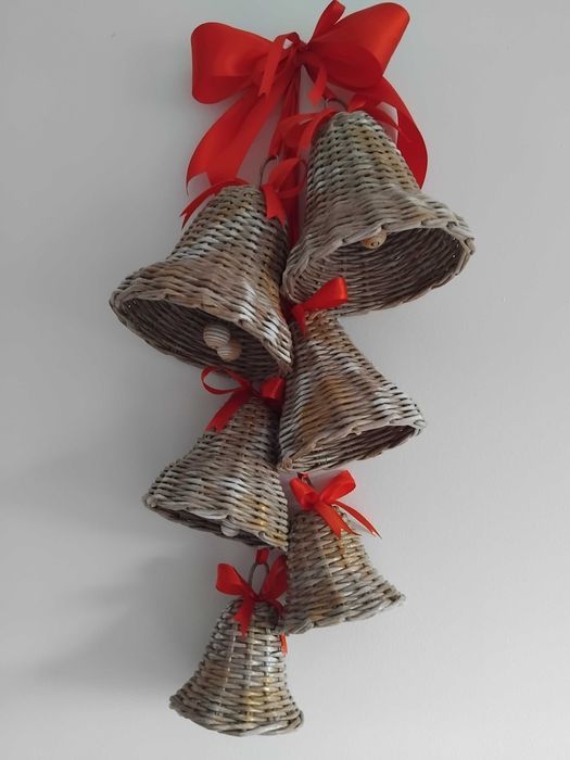 Świąteczna Girlanda Ręcznie Pleciona z Dzwoneczków z Wikliny