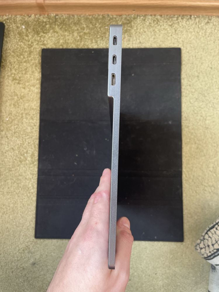 Портативний монітор MSI Optix MAG162V