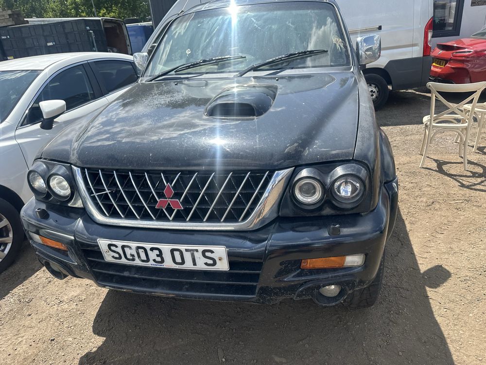 Mitshubishi L200 silnik 2.5d 2003r,Anglik z kluczykami