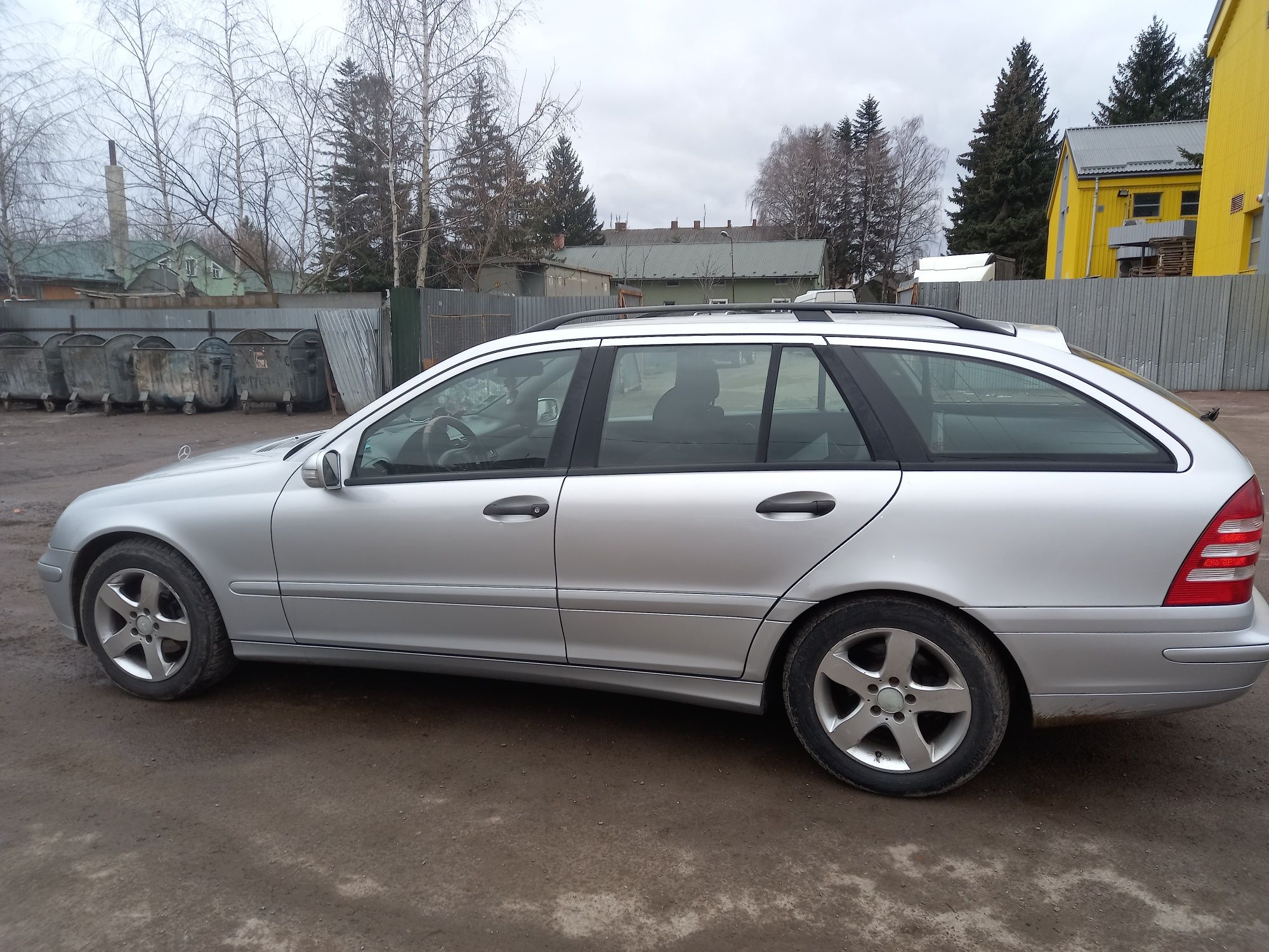 Привіт вашій увазі Mercedes в кузові W203