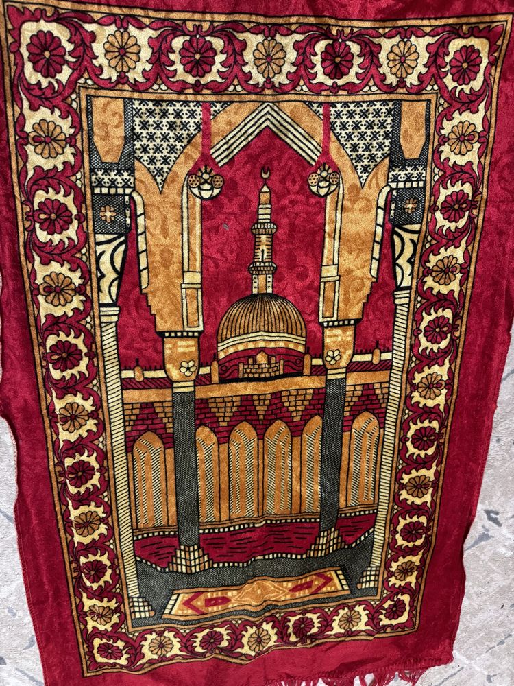 Молитвенный коврик, саджжа́да