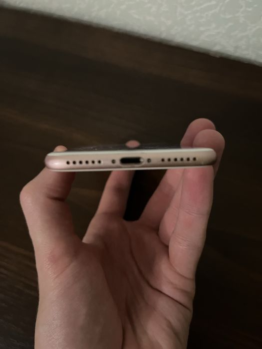 Продам Iphone 7  128Гб Neverlock