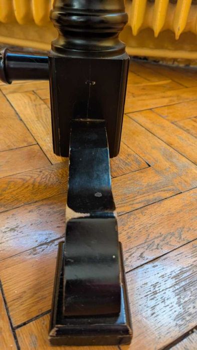 Sprzedam komplet mebli - stół + 4 krzesła