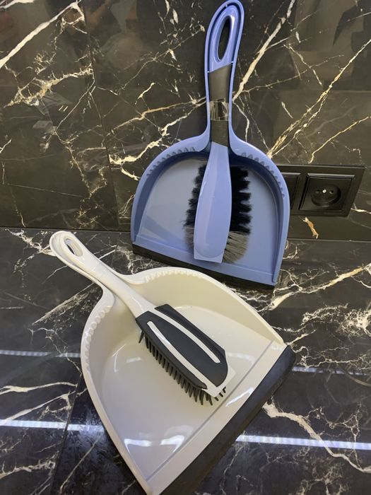 Совок для сміття зі щіткою. Совок з щіткою для прибирання