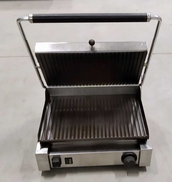 RM Gastro PM 2015R – kontakt grill ryflowany