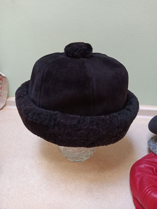 Берети та шапки ,нові