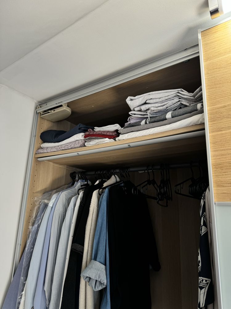 Szafa IKEA PAX 200x63x237 cm z drzwiami przesuwnymi i oświetleniem