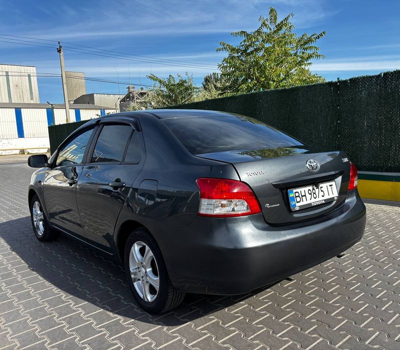 Продати Toyota Auris