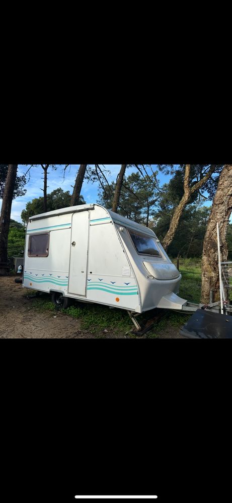 Caravana Pluma 300