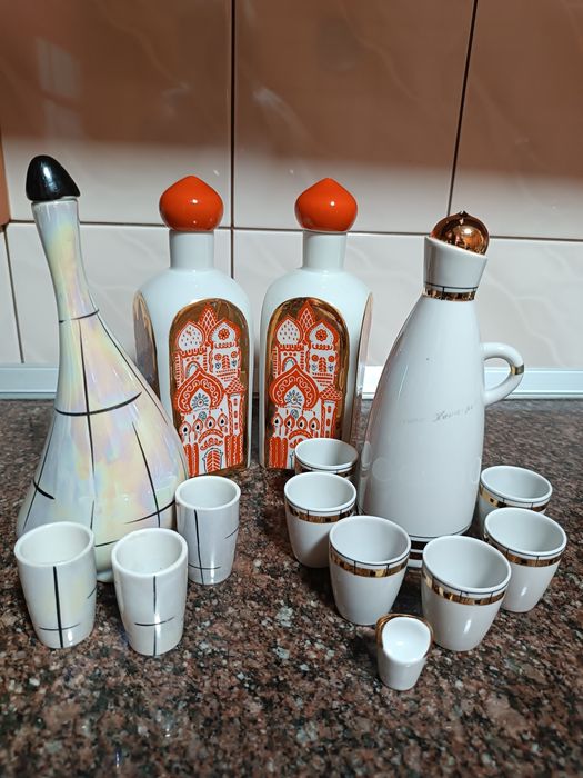 Штофи.Графини.Набори для напоїв.Порцеляна.Кришталь.