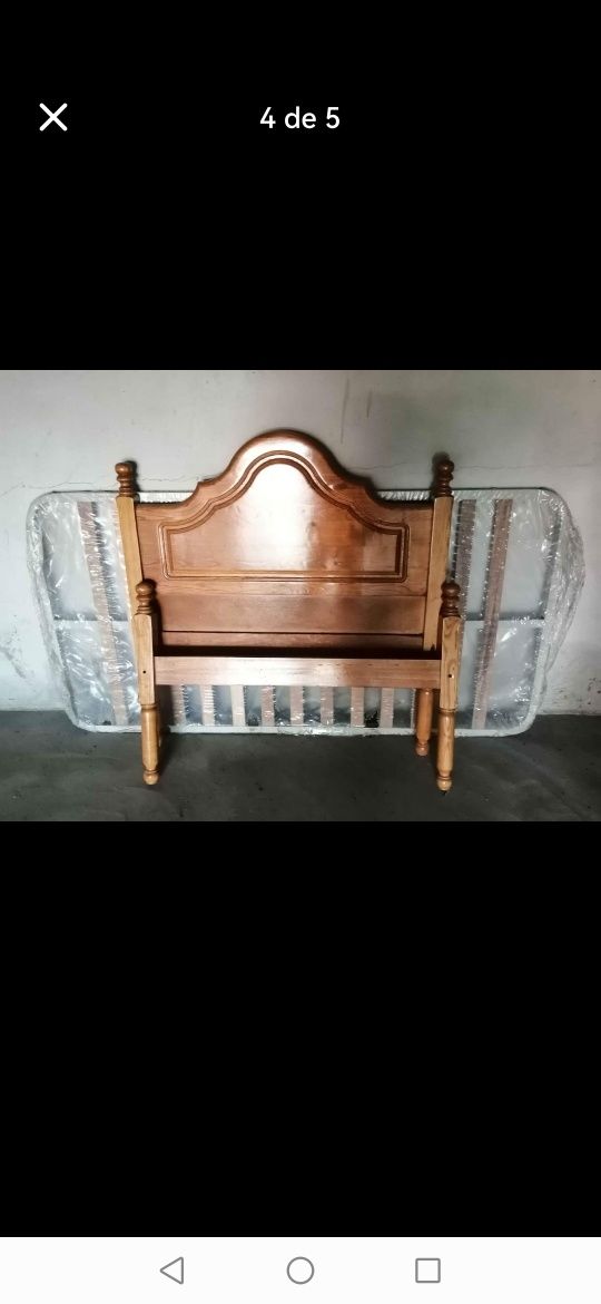 Cama com estrado