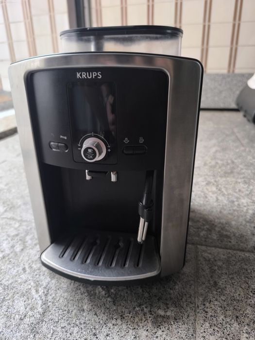 Maquina café automática Krups EA8025 - para peças - ler anúncio
