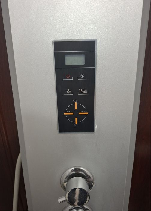 Panel środkowy wolnostojącej kabiny prysznicowej Kerra Silver Diamond