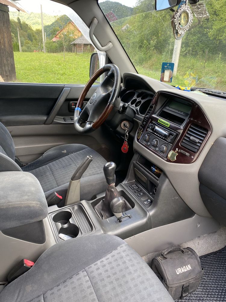 Продам Mitsubihi pajero
